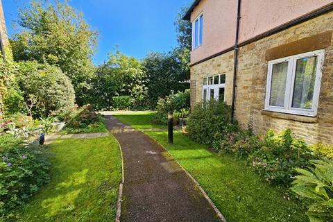 2 bedroom ground floor flat for sale, High Street, Brackley