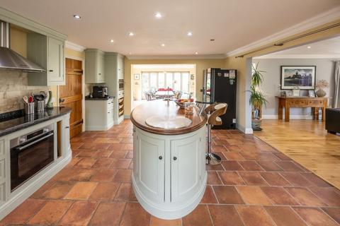 5 bedroom detached house for sale, West Acre
