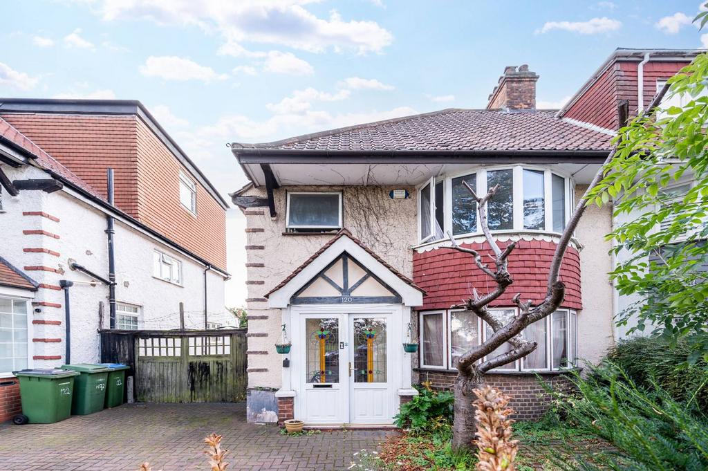 Canberra Road, Charlton, London, SE7 3 bed semidetached house for sale