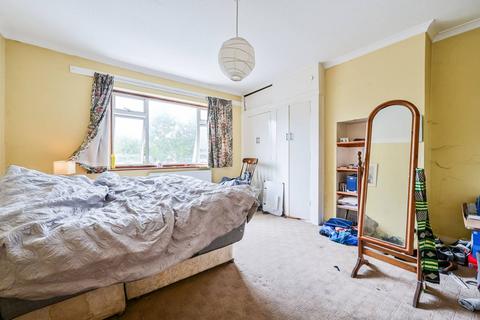 120 Canberra Road, London, SE7 8PG