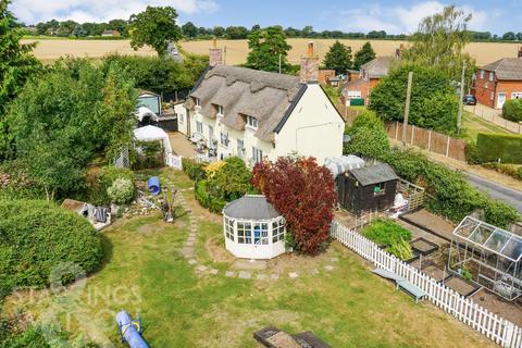 3 bedroom cottage for sale, Scotts Corner, Panxworth, Norwich