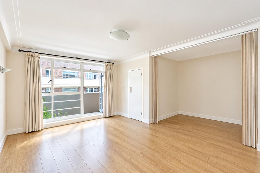 Apartment in Richmond - View 2