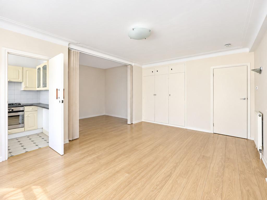 Apartment in Richmond - View 4