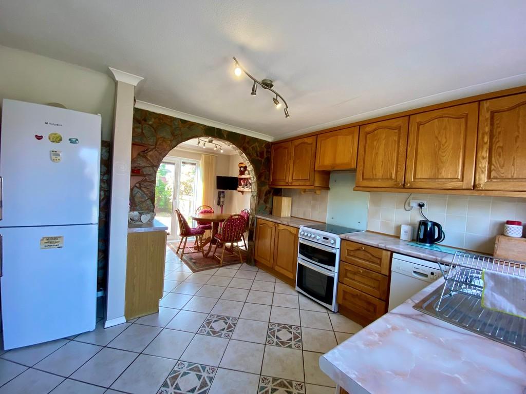 Kitchen diner 2