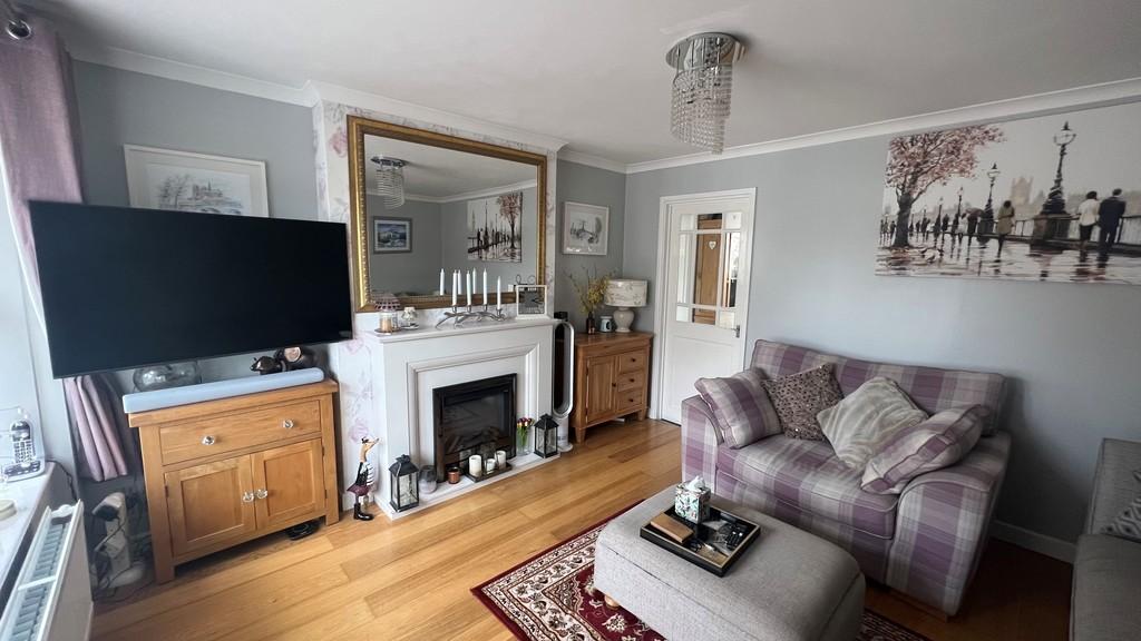 The Keep, WestonsuperMare 3 bed semidetached house for sale £305,000