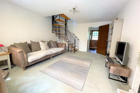 6 Elm Park, Cranleigh, GU6 8UG