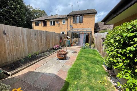 6 Elm Park, Cranleigh, GU6 8UG