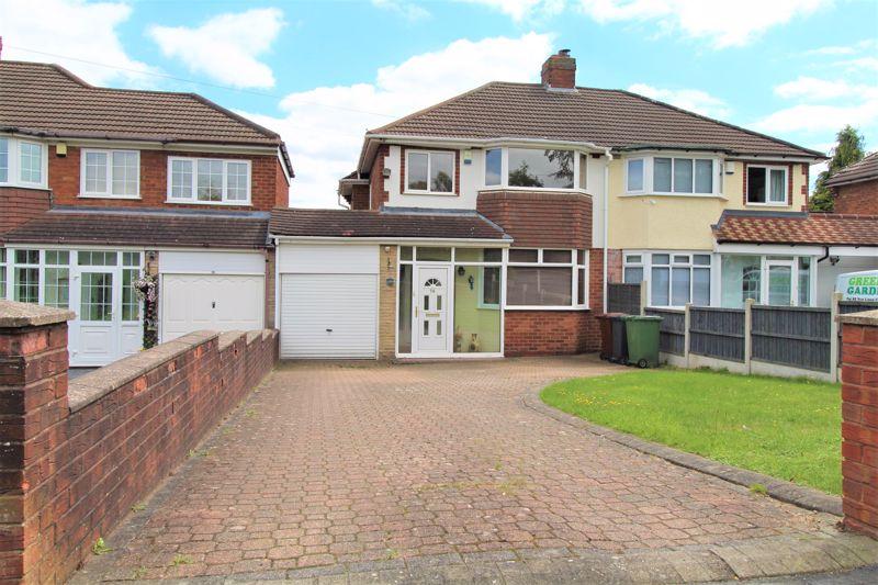 Whitehorse Road, Brownhills, Walsall WS8 7PG 3 bed semidetached house