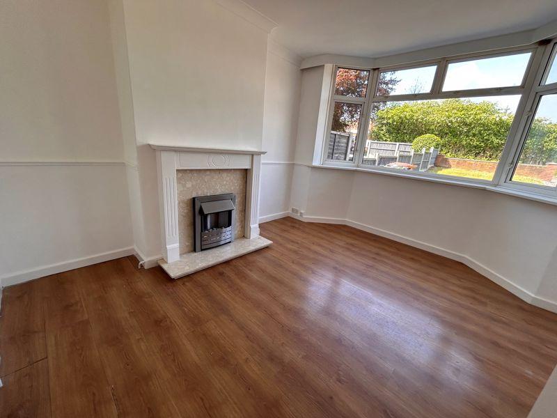 Whitehorse Road, Brownhills, Walsall... 3 bed semidetached house for