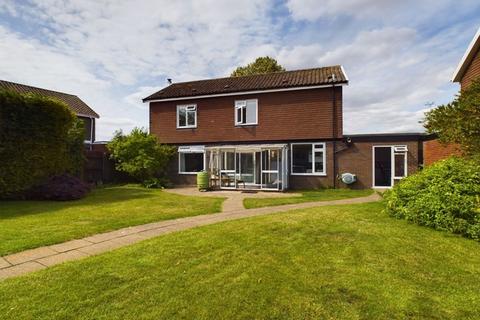3 bedroom detached house for sale, Pightle Close, Elmswell