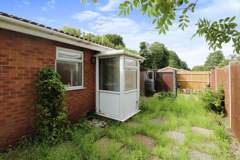 2 bedroom detached bungalow for sale - Fawley Close, Hull