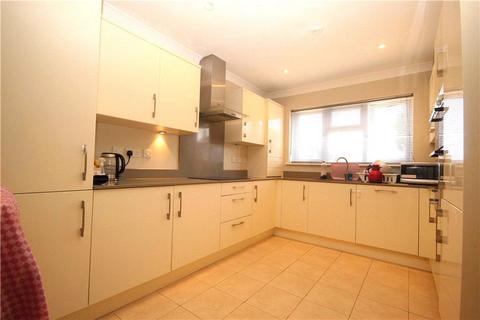 1 bedroom in a house share to rent, Guildford, Surrey, GU2