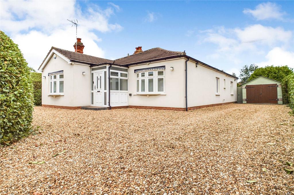 St Ives Close, Theale, Reading, Berkshire, RG7 3 bed bungalow for sale