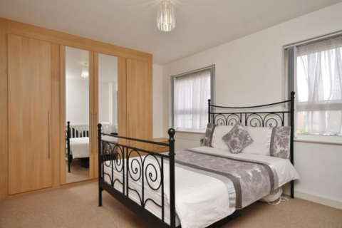 2 bedroom apartment for sale, Talbot Close, Mitcham, CR4