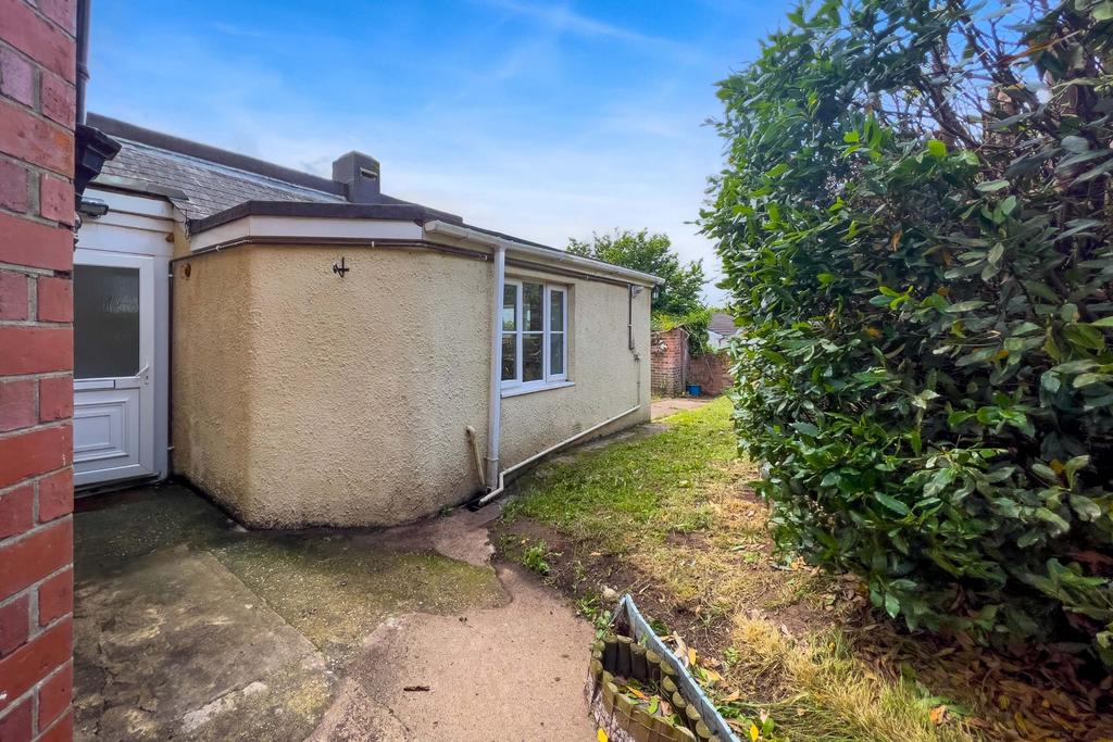 Preston Down Road, Paignton 1 bed apartment £675 pcm (£156 pw)