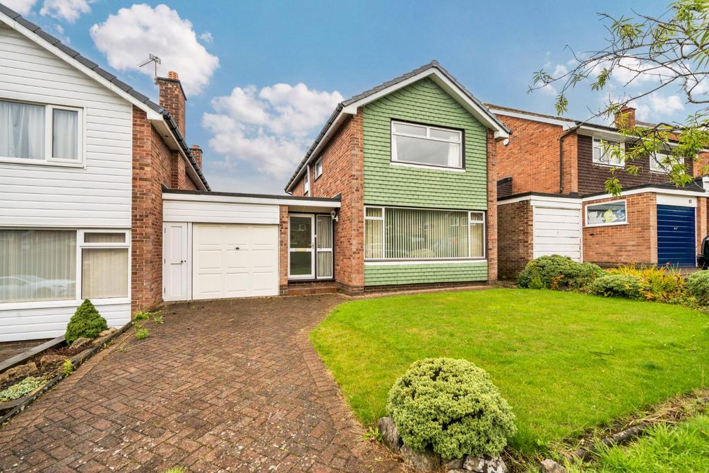 Hunger Hills Avenue, Horsforth, Leeds, West Yorkshire 3 bed detached house for sale £415,000