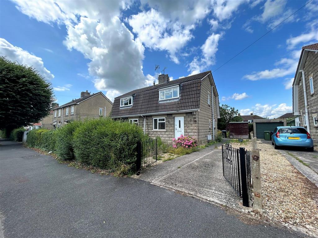 Coronation Road, Melksham 2 bed semidetached house £125,000