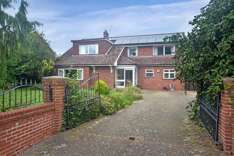 4 bedroom detached house for sale, Tuxford Road, Normanton on Trent