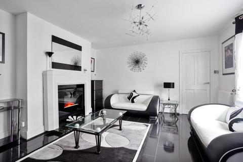 1 bedroom flat for sale, Middle Street, Harnham