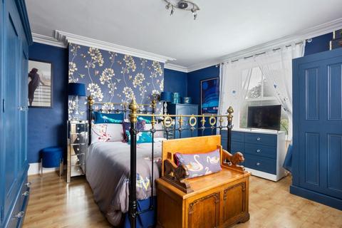 1 bedroom flat for sale, Middle Street, Harnham