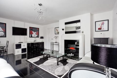 1 bedroom flat for sale, Middle Street, Harnham
