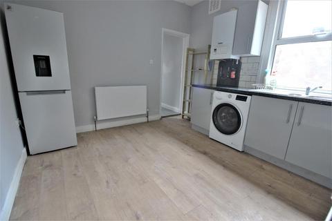 74 Myrtledene Road, London, SE2 0EU