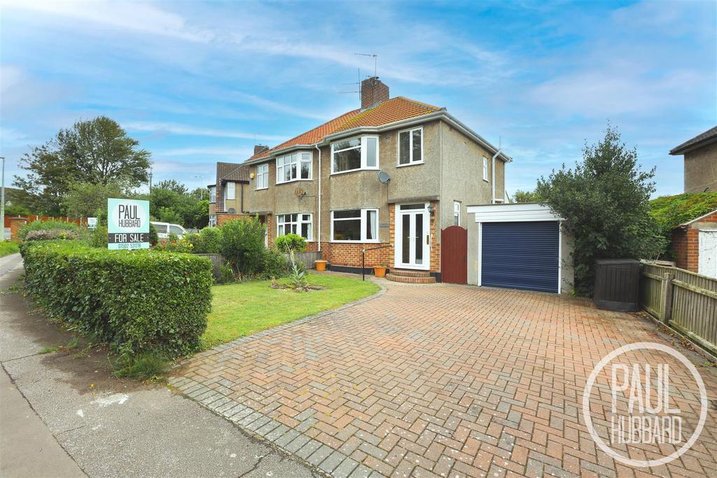 Grayson Drive, Pakefield, NR33 3 bed semidetached house for sale £