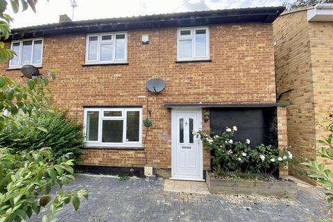 32 Bank Close, Luton, LU4 9NX