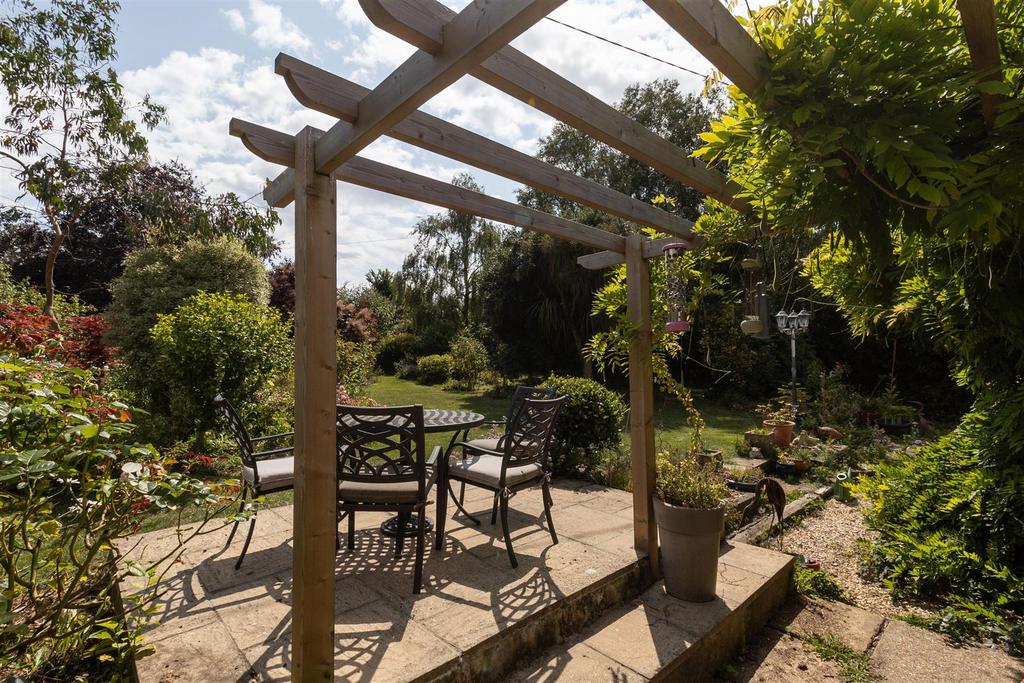 Ningwood, Isle of Wight 4 bed detached bungalow for sale £675,000