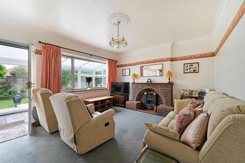 3 bedroom detached bungalow for sale, Waterer Gardens, Burgh Heath, Tadworth