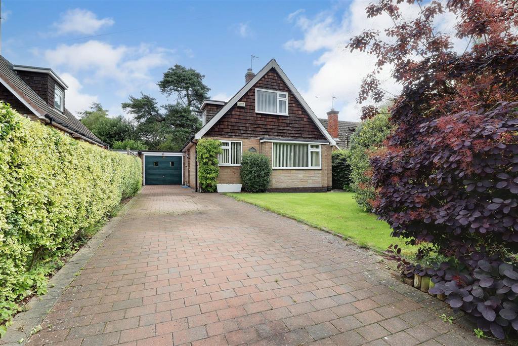 Castle Drive, South Cave 3 bed detached house for sale £315,000
