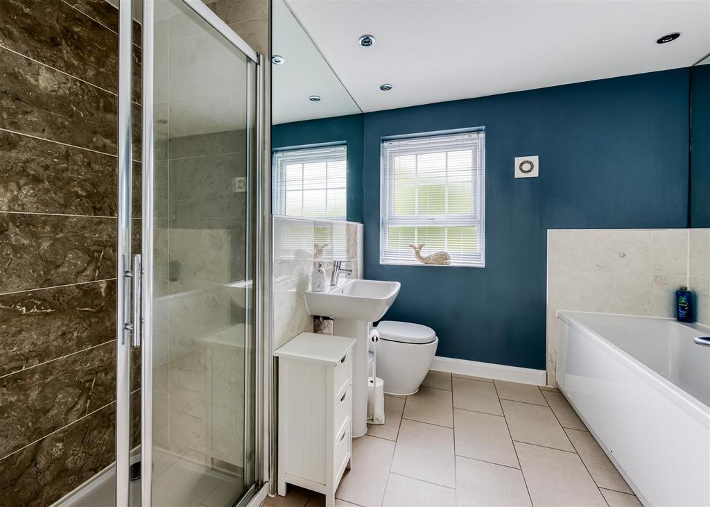 10 Lydiate Hill Road bathroom1.jpg