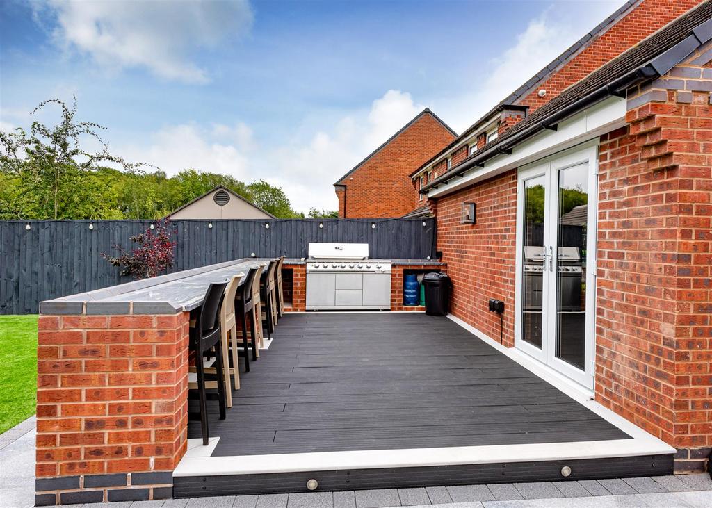 10 Lydiate Hill Road-gdn2.jpg