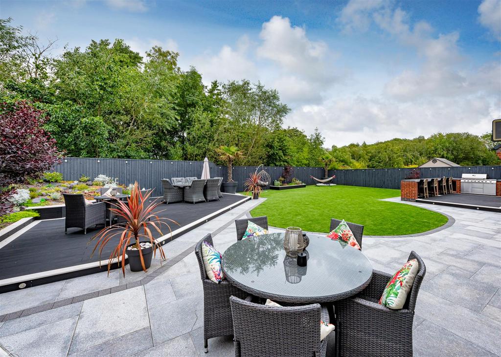 10 Lydiate Hill Road-gdn1.jpg