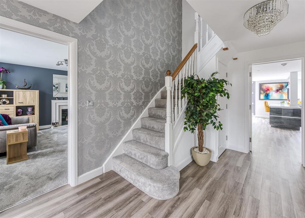 10 Lydiate Hill Road-hall2.jpg