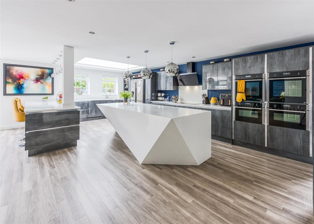 10 Lydiate Hill Road-kitchen3.jpg