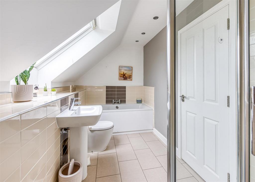 10 Lydiate Hill Road-bathroom2.jpg