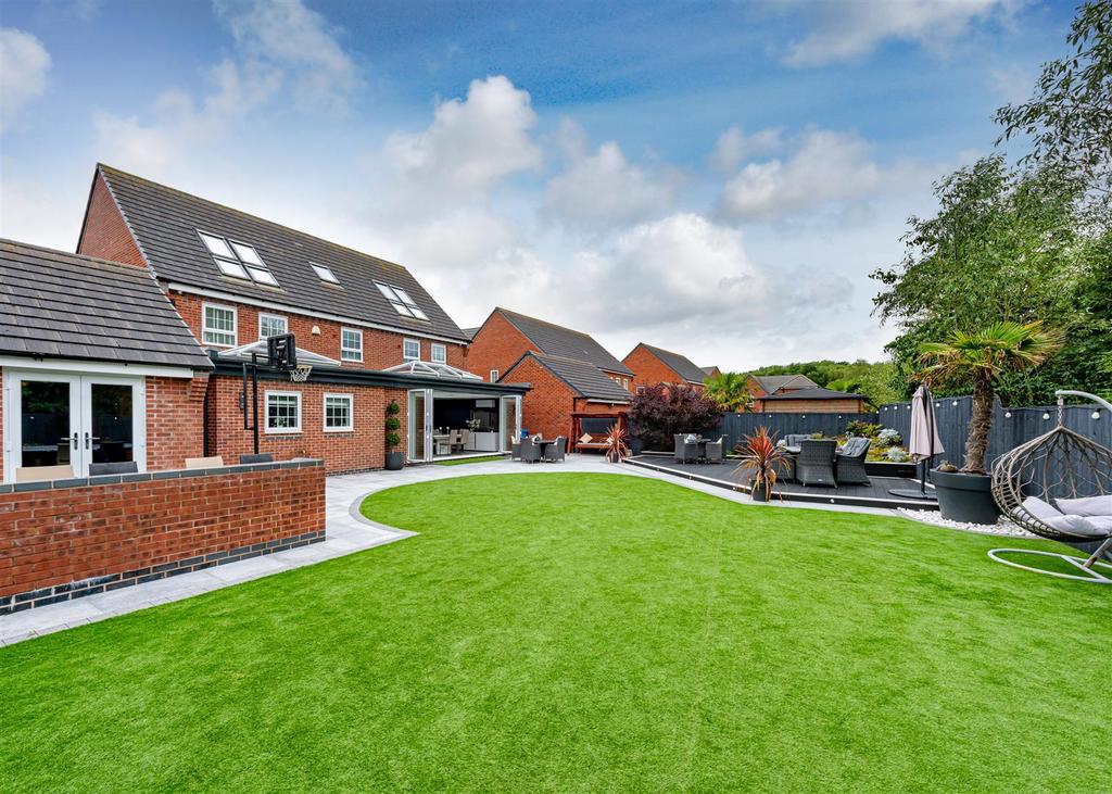 10 Lydiate Hill Road-rear.jpg