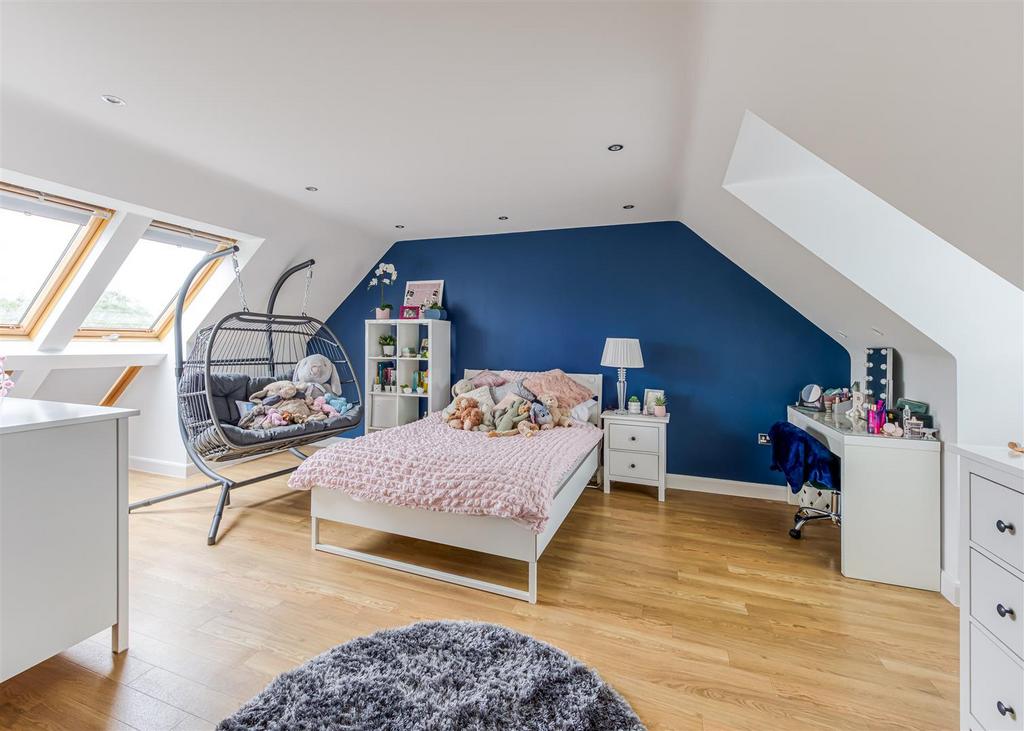 10 Lydiate Hill Road-bed5.jpg
