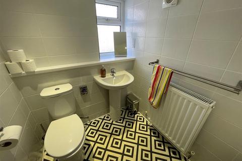 5 Caedolau, Burry Port, SA16 0PF