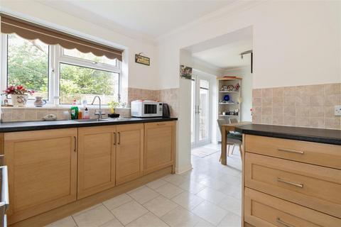 12 Athelstan Road, Worthing, BN14 7NA