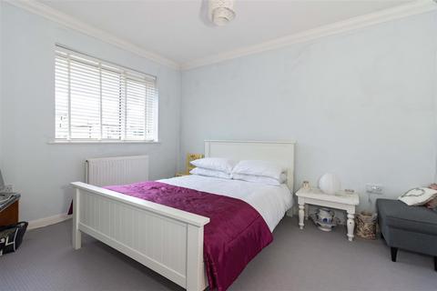 12 Athelstan Road, Worthing, BN14 7NA