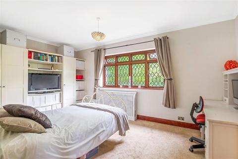 Woodcote Wrotham Road, Meopham, Gravesend, DA13 0RE