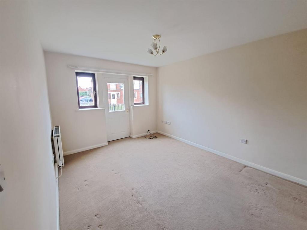 The Pines, Worksop 2 bed apartment to rent £625 pcm (£144 pw)