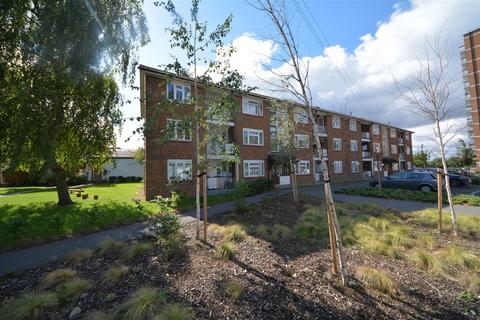4 Prospect Ring, London, N2 8BP