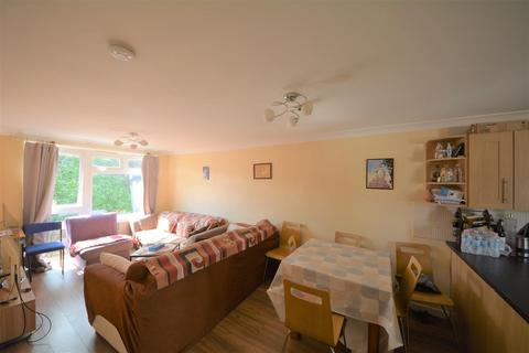 4 Prospect Ring, London, N2 8BP