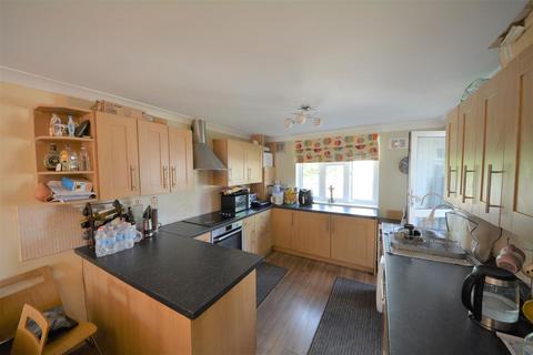 4 Prospect Ring, London, N2 8BP