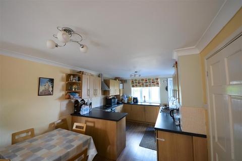 4 Prospect Ring, London, N2 8BP