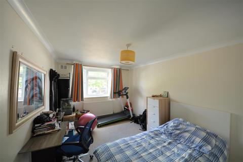 4 Prospect Ring, London, N2 8BP