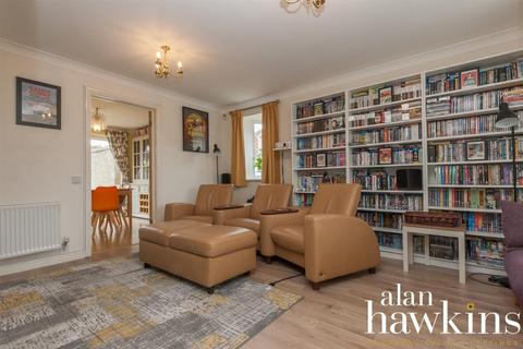 2 Forge Fields, Lydiard Millicent, Swindon, SN5 3WS